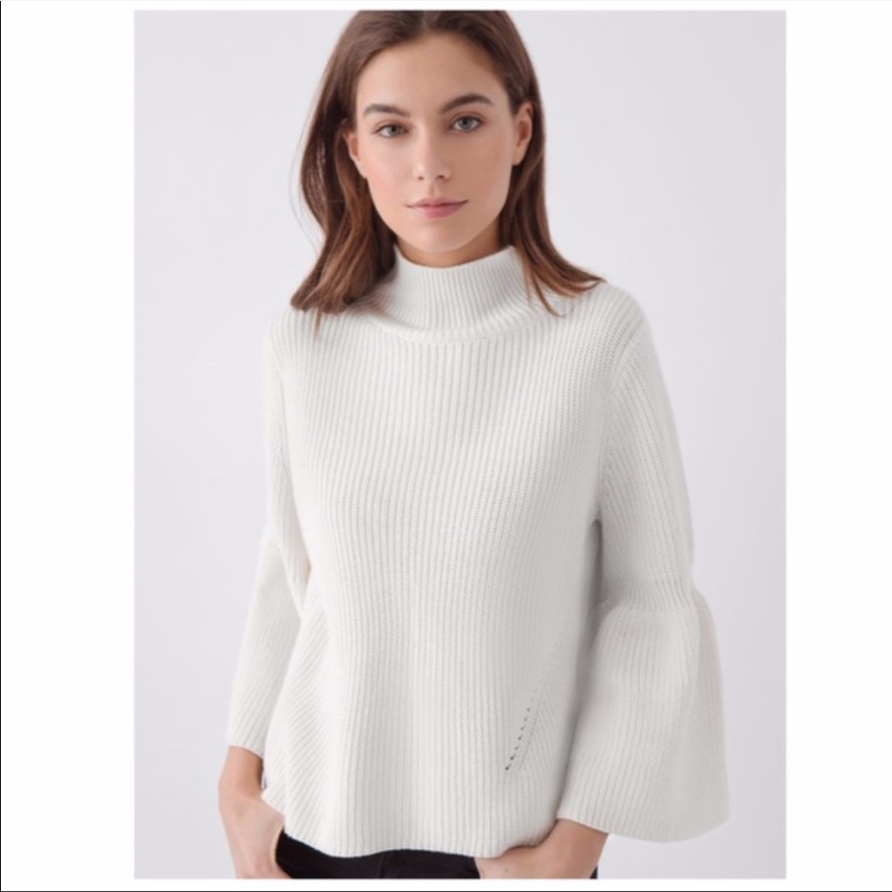 525 America Tulip Sleeve Turtleneck White